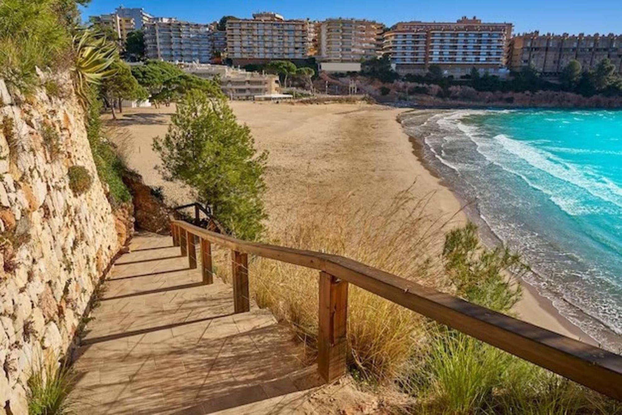 520 - Golden Coast Paradise Apartment